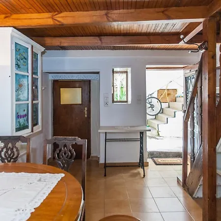 Nikita Traditional House בית נופש